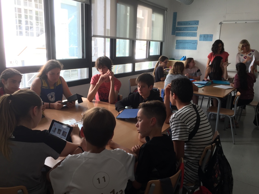 Alumnos trabajando en el TGPE promovido por Servicio bibliográfico de la Organización Nacional de Ciegos Españoles (ONCE)