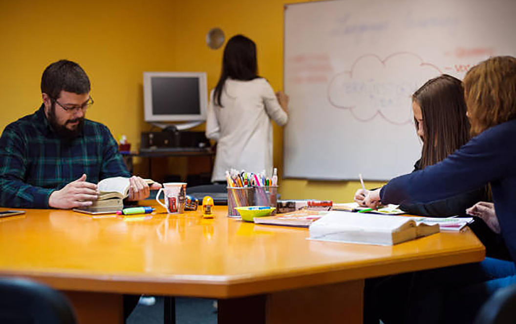 Fotografía de una sala de profesores