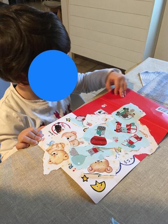  Hacer un collage con restos de papel de regalo